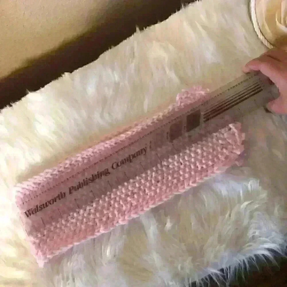 hand knit scarf small girl pink scallopped Flower - Picture 3 of 3